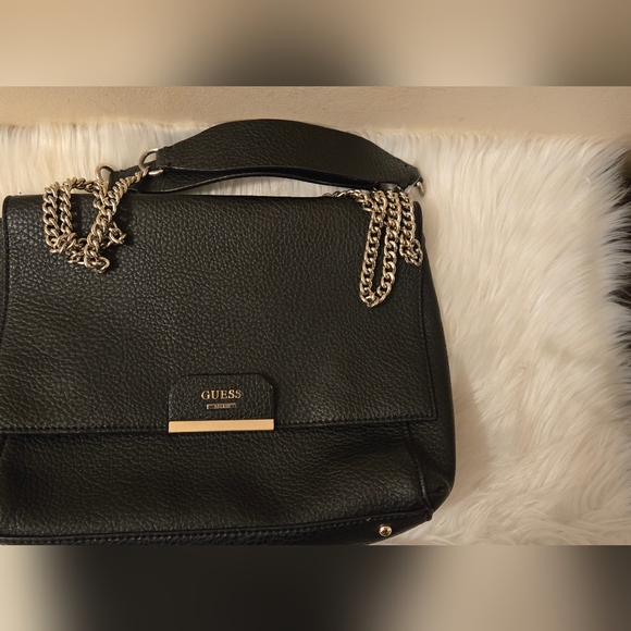 GUESS Women's  Handbag Purse Ryann Black Shoulder Bag with  Chain Handle - Picture 8 of 16